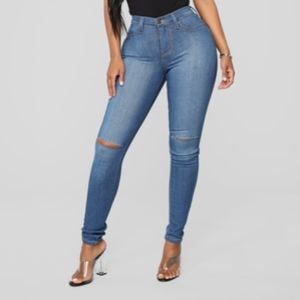 Fashion Nova skinny blue jeans